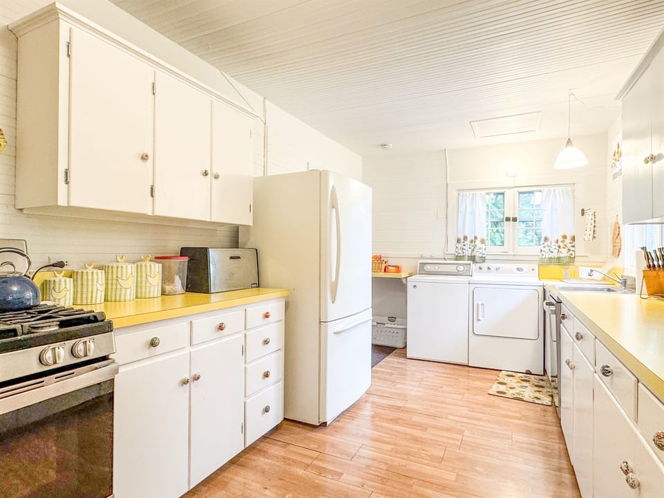 Well equipped kitchen with modern amenities 