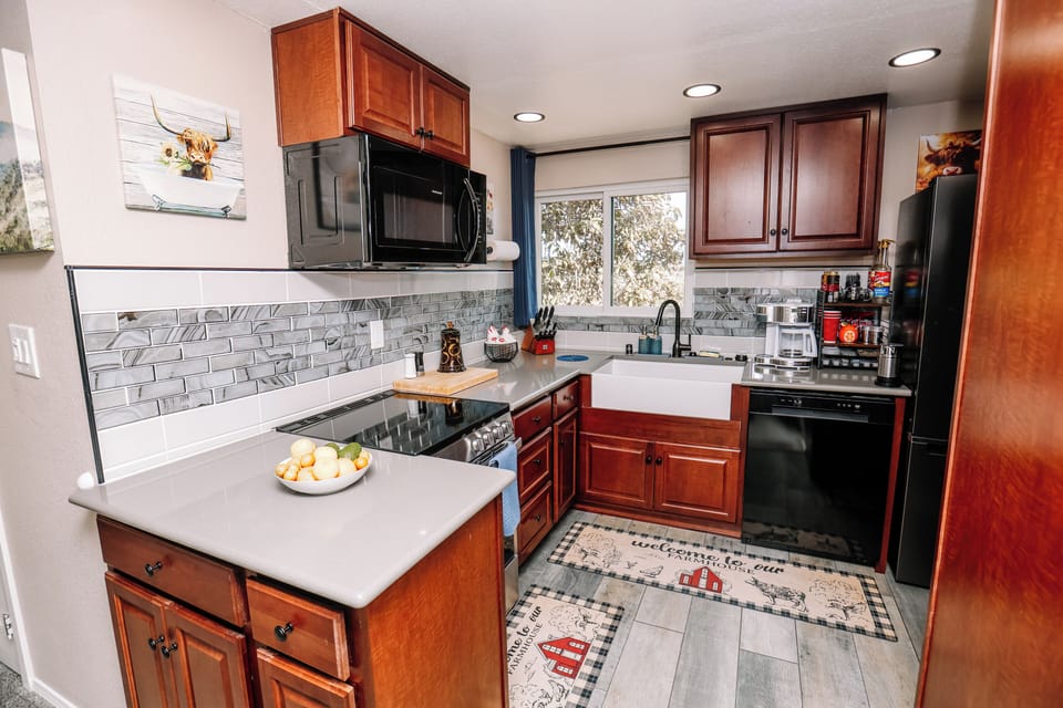 Ready to use kitchen with all the tools needed 