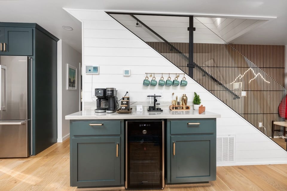 Our coffee bar’s got you covered — Keurig, AeroPress, and all the essentials. Whether you’re team bold brew or mellow cup, your coffee senses are in for a treat! ☕✨