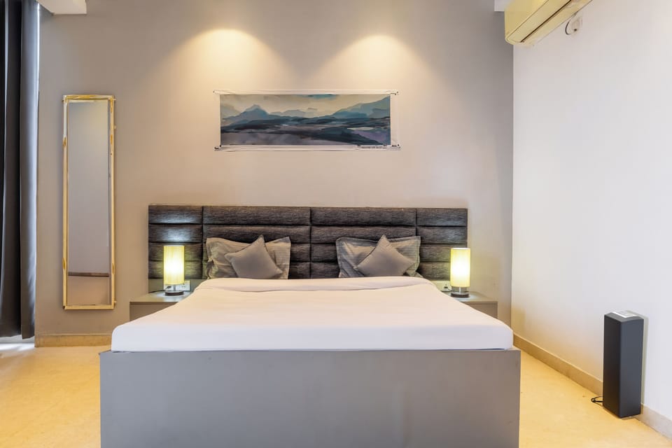 Studio, City View | In-room safe, desk, laptop workspace, blackout drapes