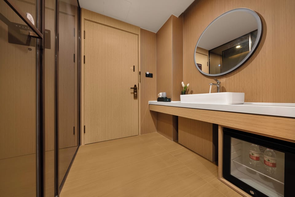 Superior Twin Room, Private Bathroom, City View | Living area | Printers