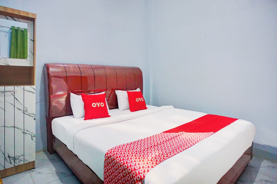 Standard Double Room | Desk, WiFi (free), bed sheets