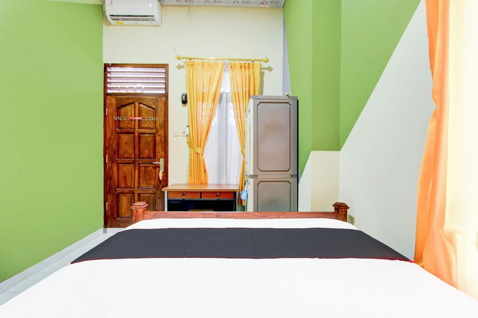 Standard Double Room | Free WiFi, bed sheets