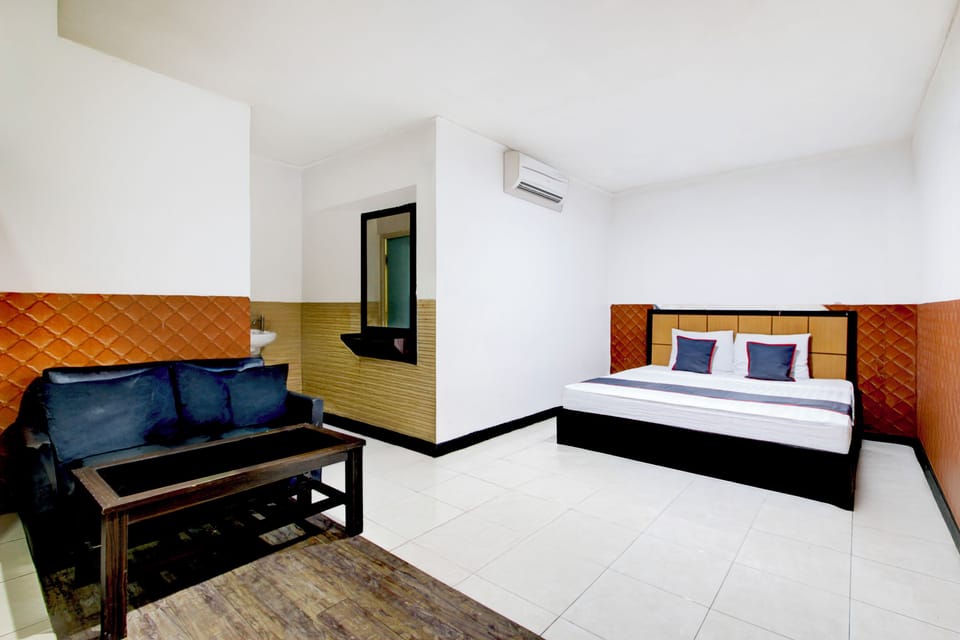 Standard Double Room | Free WiFi, bed sheets