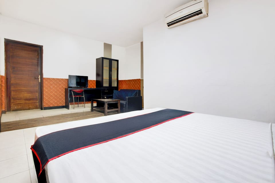 Standard Double Room | Free WiFi, bed sheets