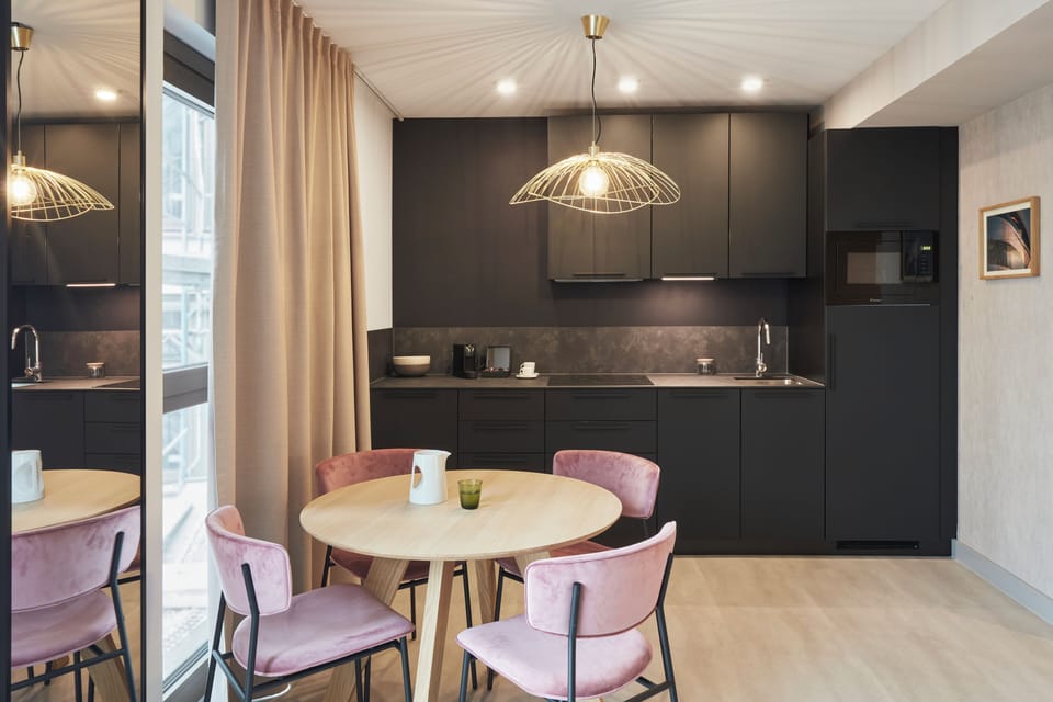 Apartment, 1 Bedroom (4 Guests) | Private kitchen | Microwave, espresso maker, dining tables