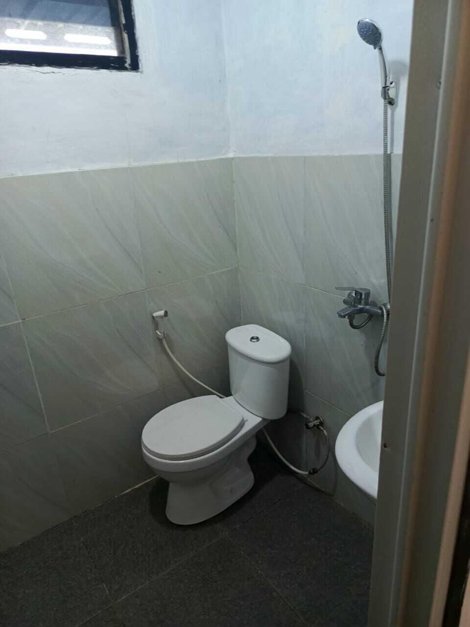Deluxe Double Room | Bathroom | Shower, towels, soap, shampoo