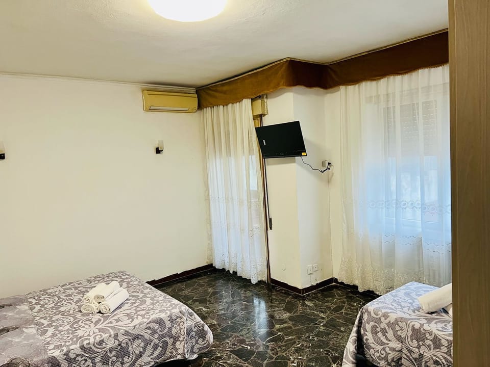 Standard Triple Room | Free WiFi
