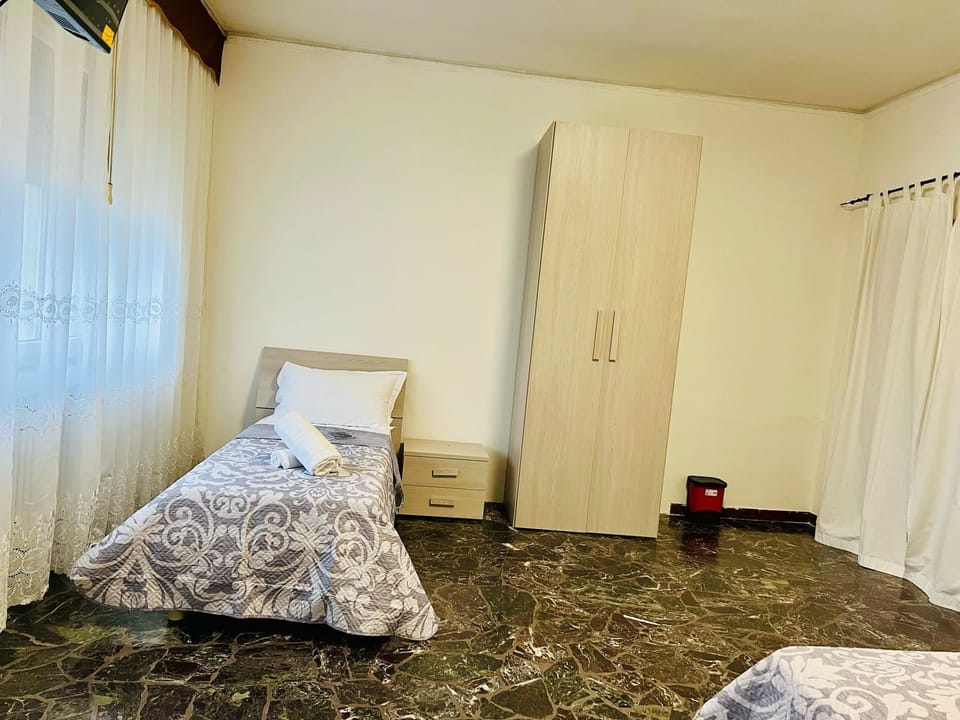 Standard Triple Room | WiFi (free)