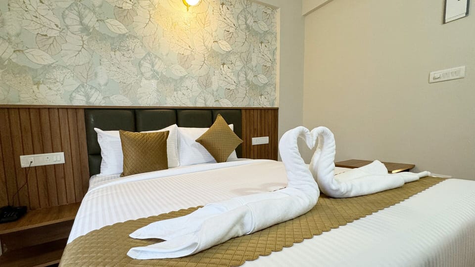Double Room, Balcony, City View | Desk, blackout drapes, iron/ironing board, free WiFi