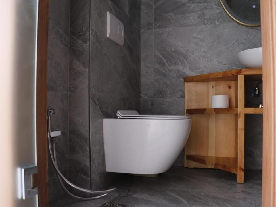 Deluxe Triple Room, Sea View | Bathroom | Bidet