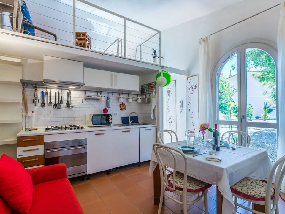 Outdoor Furniture, Home, Furniture, Door, Outdoor Table, Chair, Kitchen & Dining Room Table, Shade, Balcony, Porch