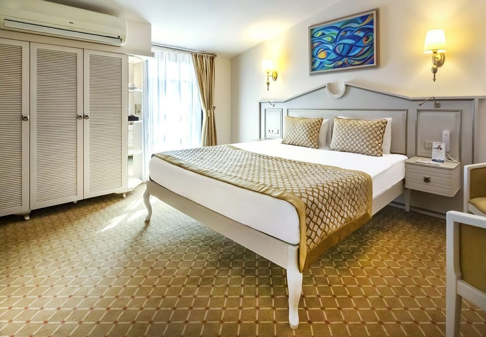Club Duplex Room With Spa Bath | Free minibar, in-room safe, free cribs/infant beds, free WiFi