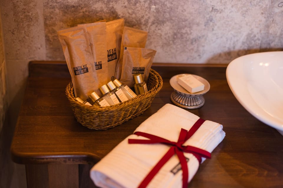 Deluxe Double Room, City View | Bathroom | Free toiletries, hair dryer, bathrobes, slippers