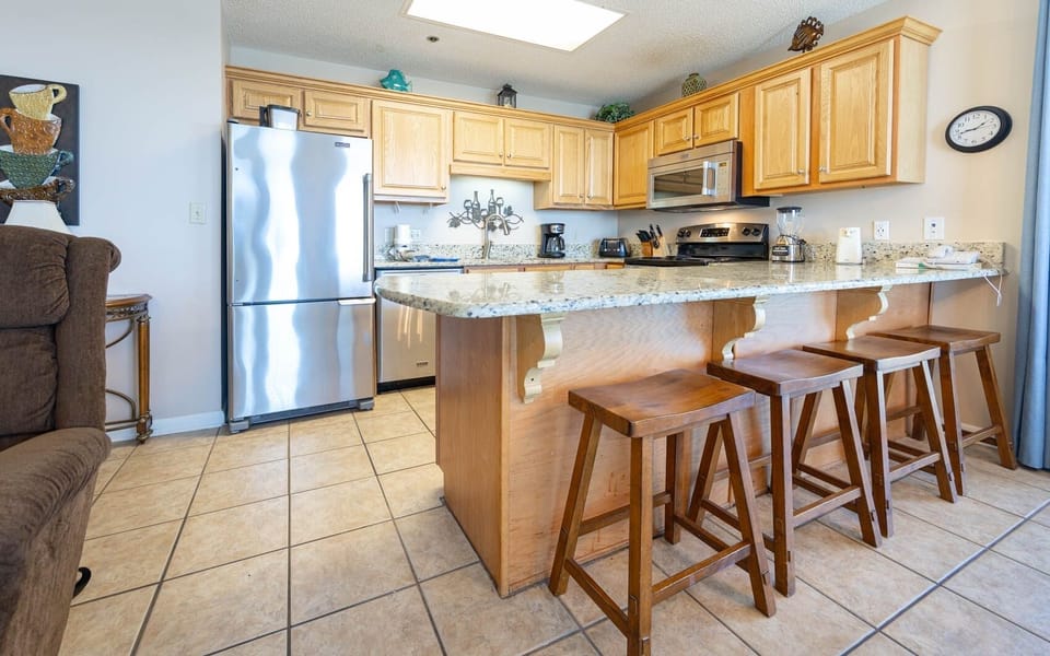 Condo, 3 Bedrooms | Private kitchen | Coffee/tea maker, fridge, oven