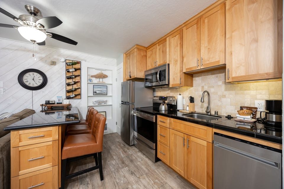 Studio | Private kitchen | Fridge, oven, coffee/tea maker