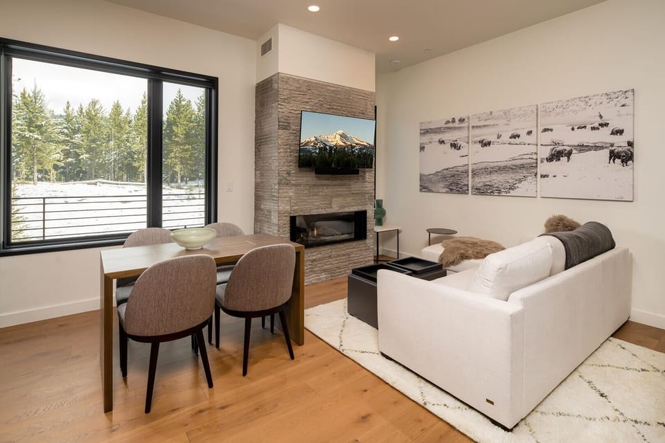 Condo, 1 Bedroom | Living area