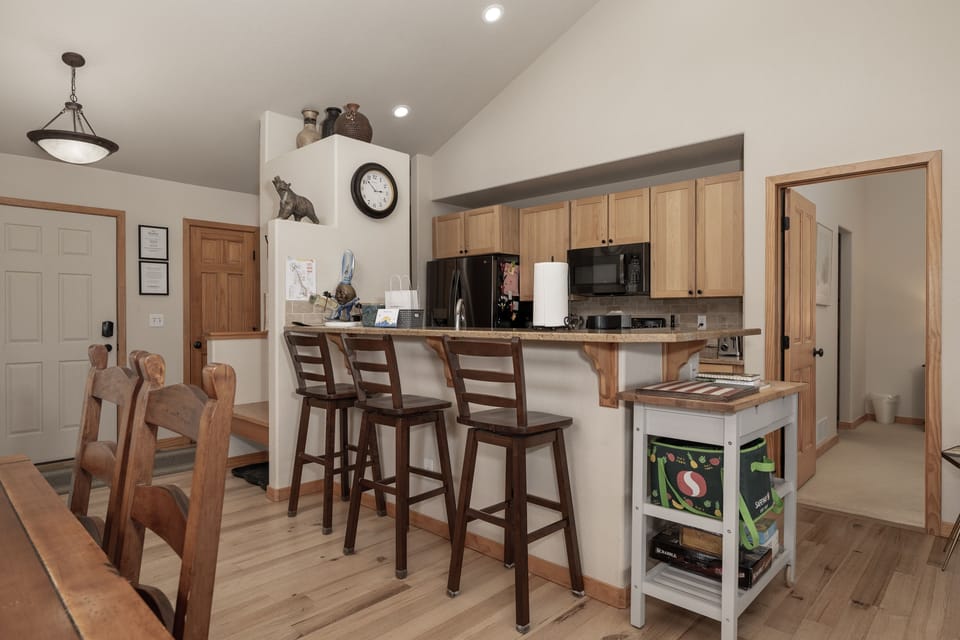 House, 3 Bedrooms | Private kitchen | Fridge, oven, coffee/tea maker, toaster