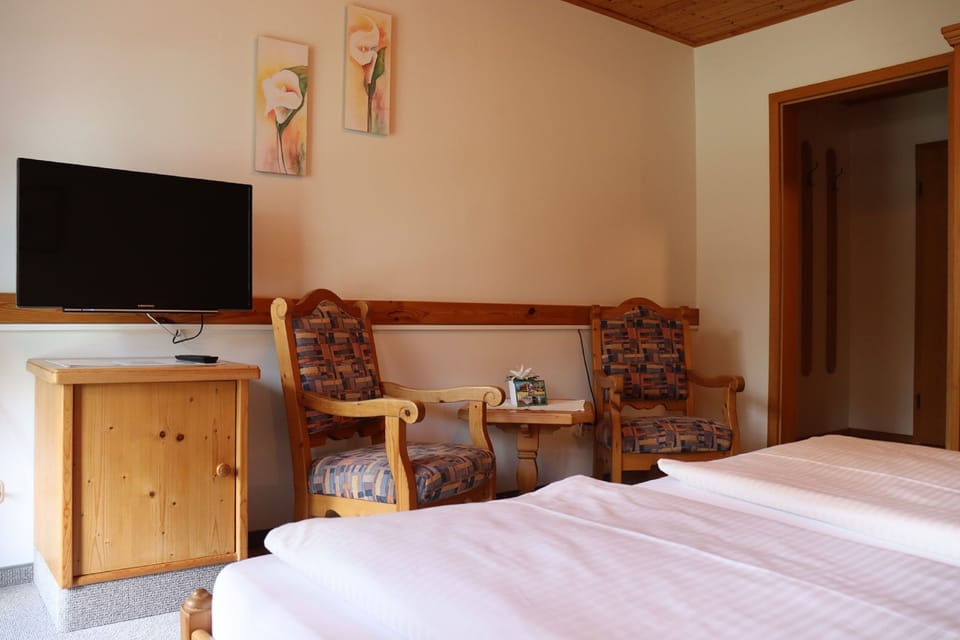 Double Room, Balcony, Garden View | Free WiFi