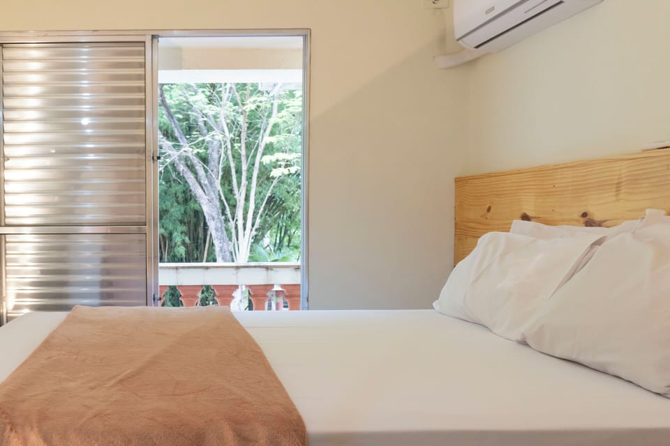 Comfort Twin Room, Balcony, Lake View | Cribs (free), WiFi (free), bed sheets