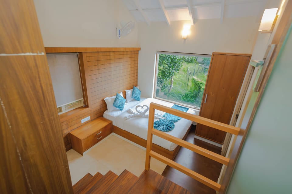 Executive Villa, 1 Queen Bed, Air conditioning, Garden View | In-room safe, individually furnished, blackout drapes