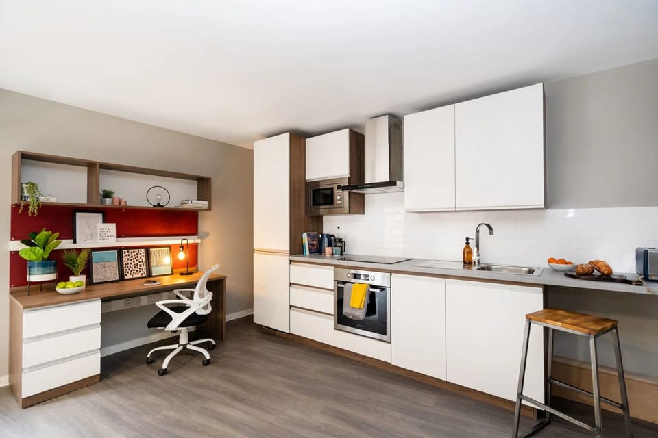 Studio, Non Smoking | Private kitchen | Electric kettle