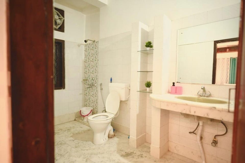 Deluxe Double Room, Balcony | Bathroom