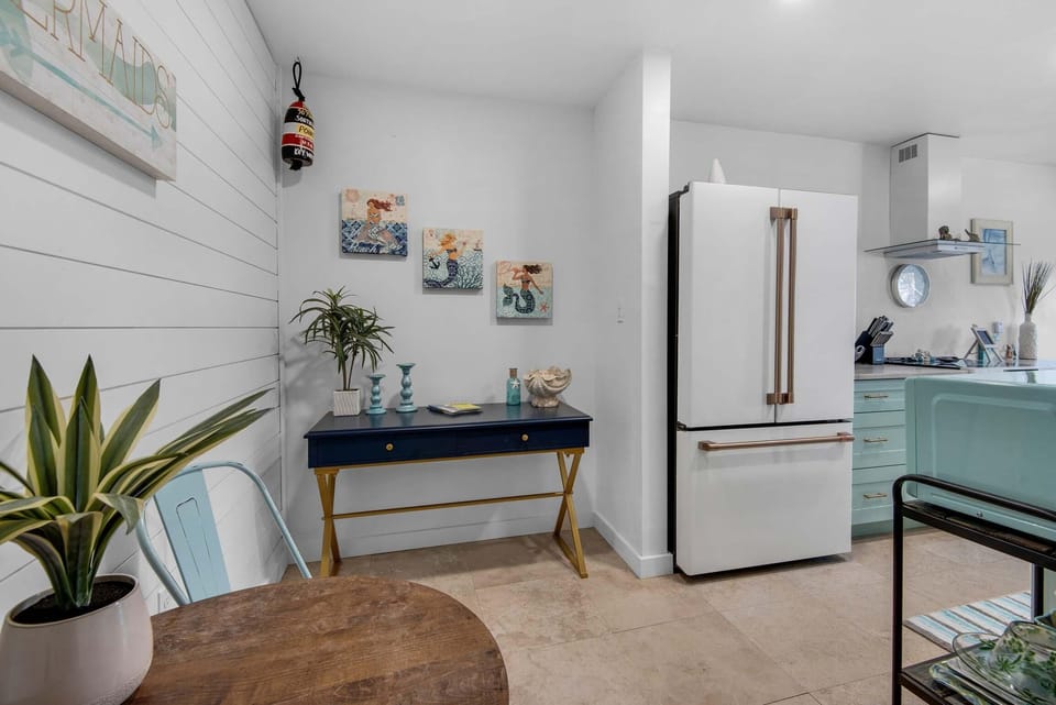 House, Multiple Beds (Tequila Sunrise on the Sound) | Interior