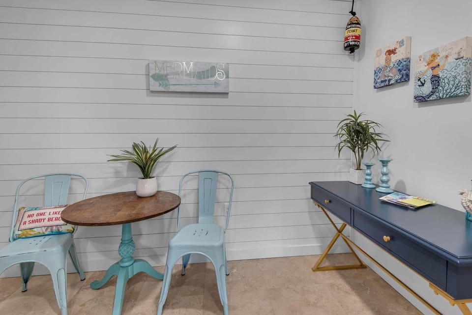 House, Multiple Beds (Tequila Sunrise on the Sound) | Interior