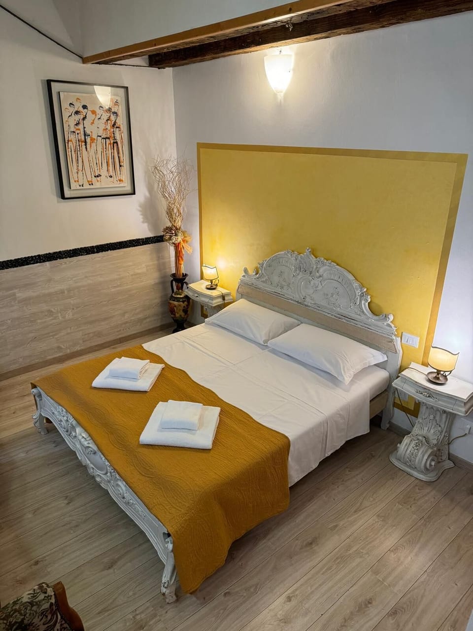 Executive Room | Desk, iron/ironing board, free WiFi, bed sheets