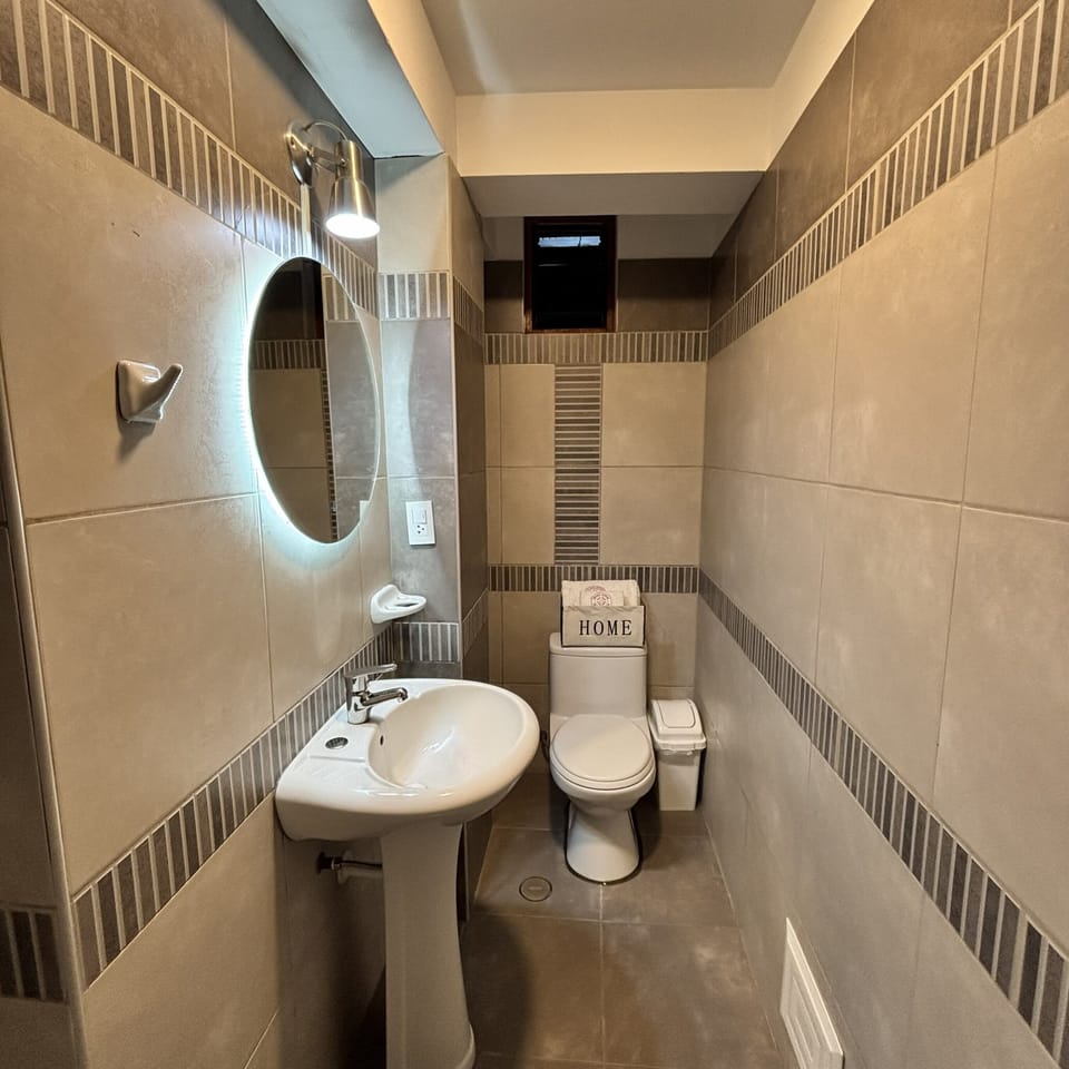 Superior Double Room, City View | Bathroom | Shower, rainfall showerhead, hair dryer, towels