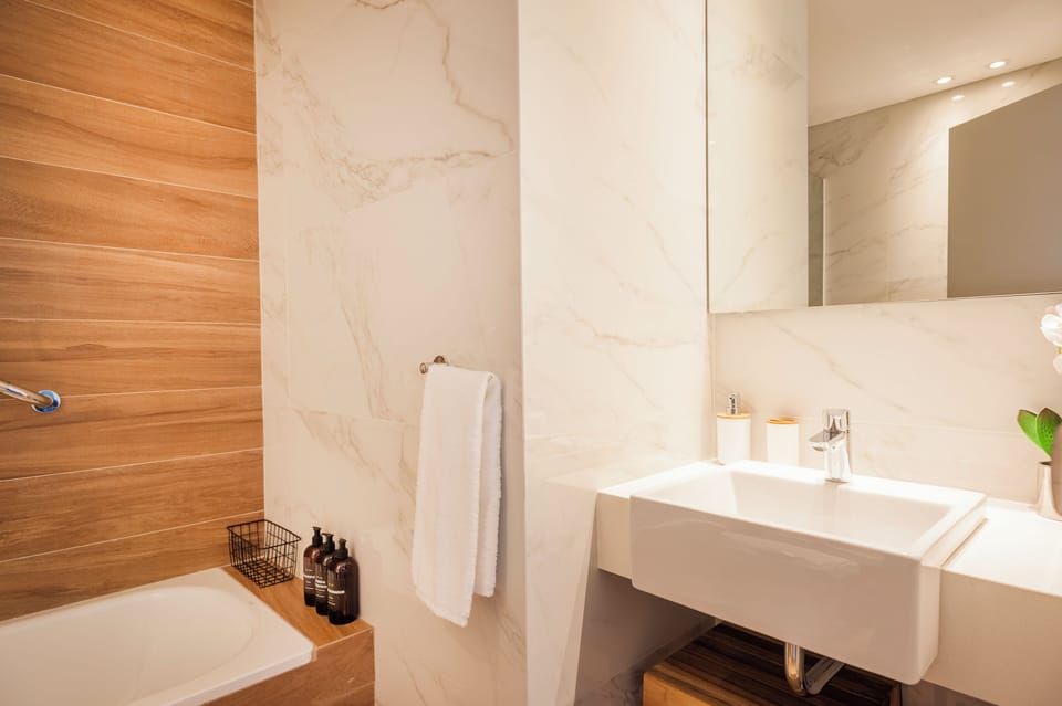 Superior Apartment, Canal View | Bathroom | Bidet