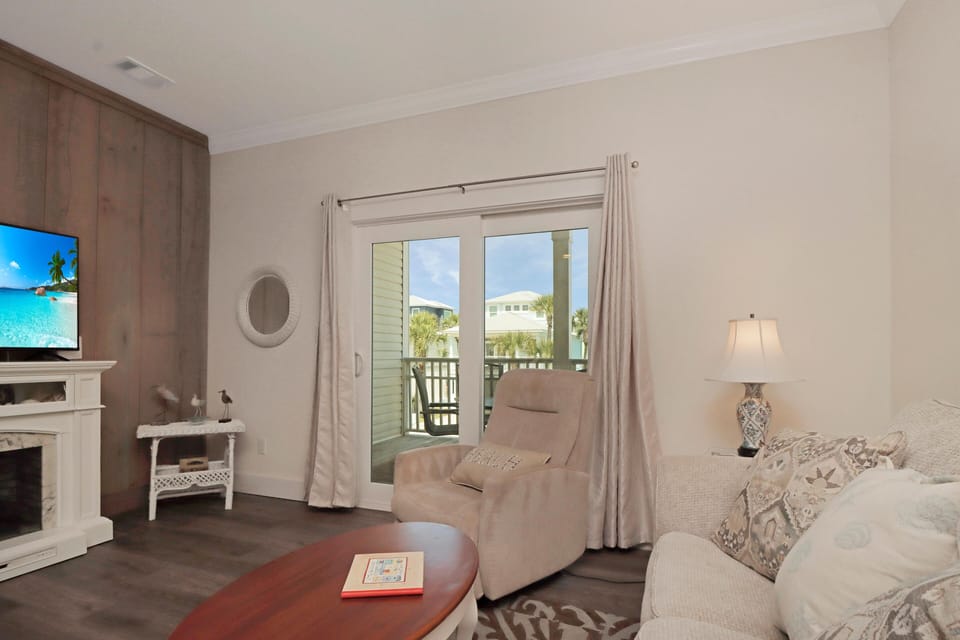 House, 2 Queen Beds (Knock Out) | Living area