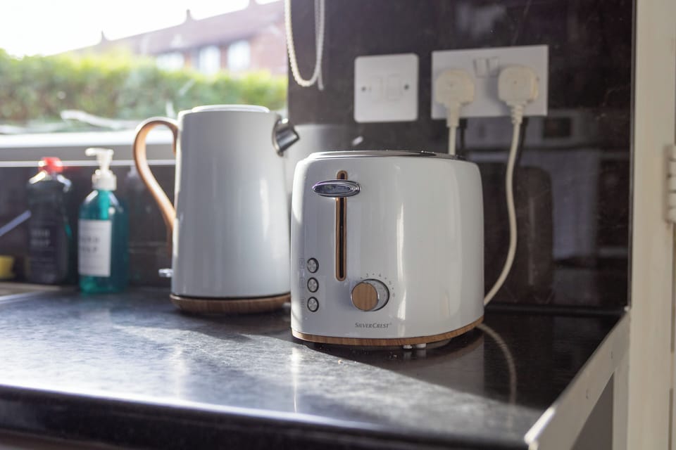 Apartment, Garden View | Private kitchen | Coffee/tea maker, electric kettle, toaster