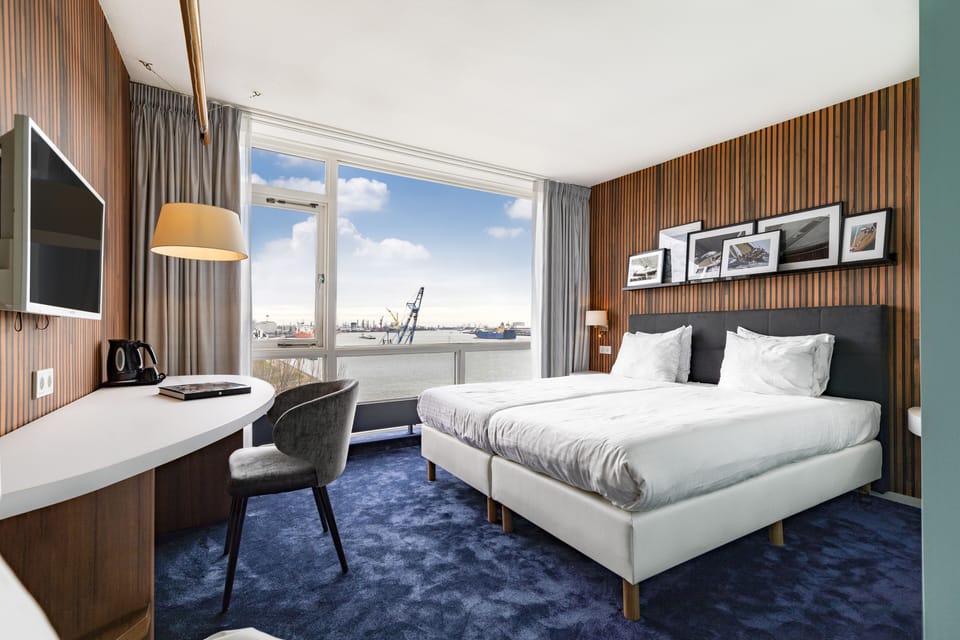 Standard Twin Room, River View (Matroos) | Water view