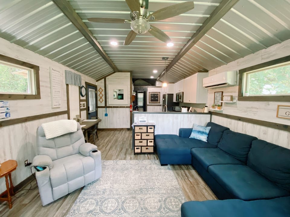 Spacious living room! 