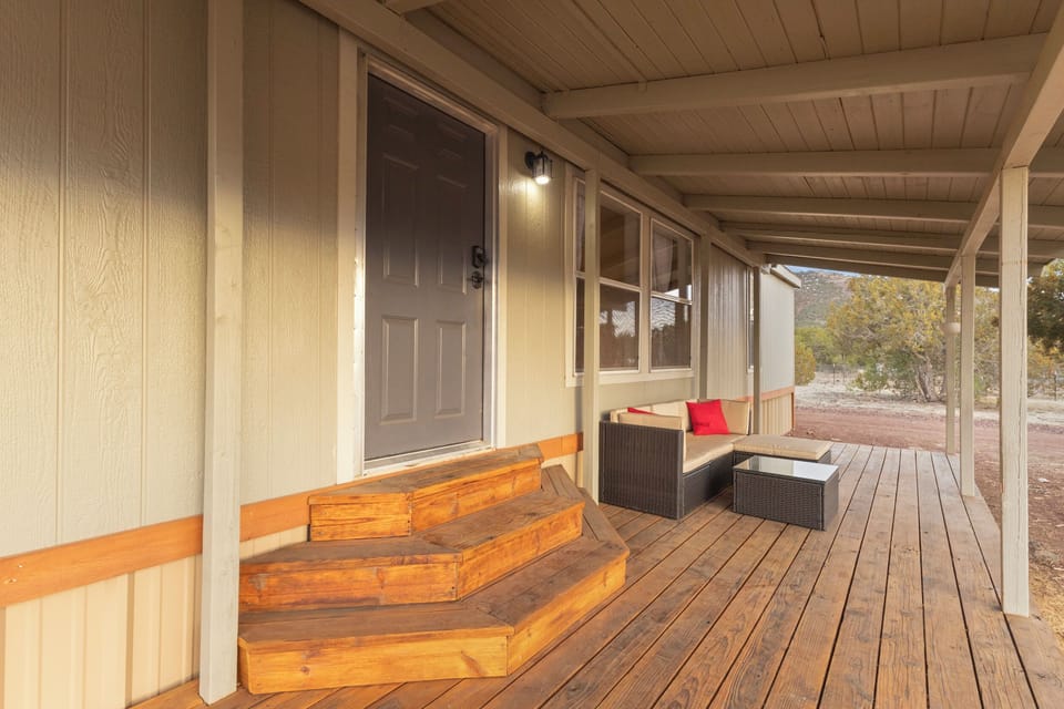 [Front Door] enjoy your privacy with keyless entry!