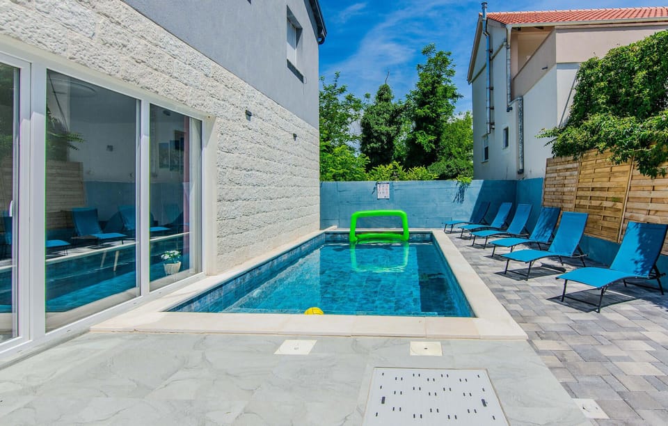 pool