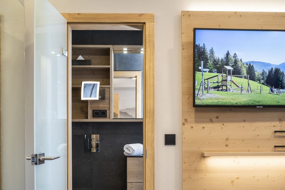 Superior-Studio, including Oberstaufen Plus Card | Bathroom | Hair dryer, bathrobes, slippers, towels