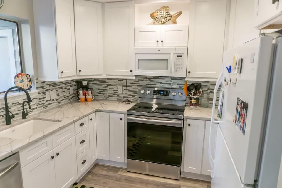 House, Multiple Beds (Gulf Winds East #34) | Private kitchen