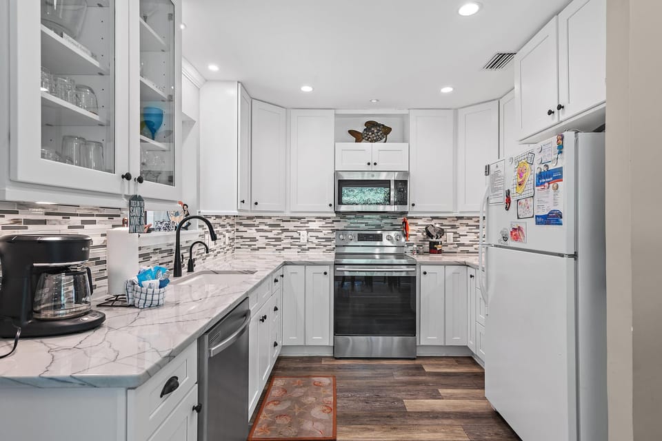 House, Multiple Beds (Gulf Winds East #34) | Private kitchen