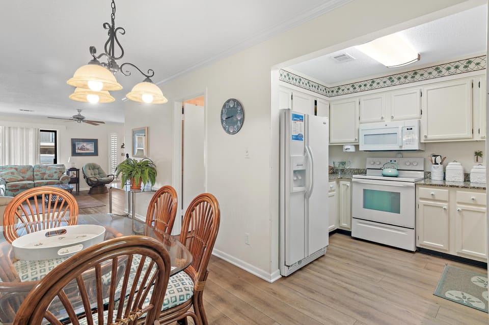 House, Multiple Beds (Gulf Winds East #36) | Private kitchen