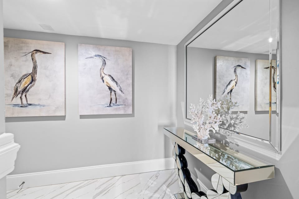 Entryway - Welcome to Waterview Towers 503!!