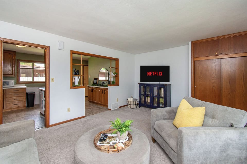 [Living Room, upstairs] 32" Smart TV