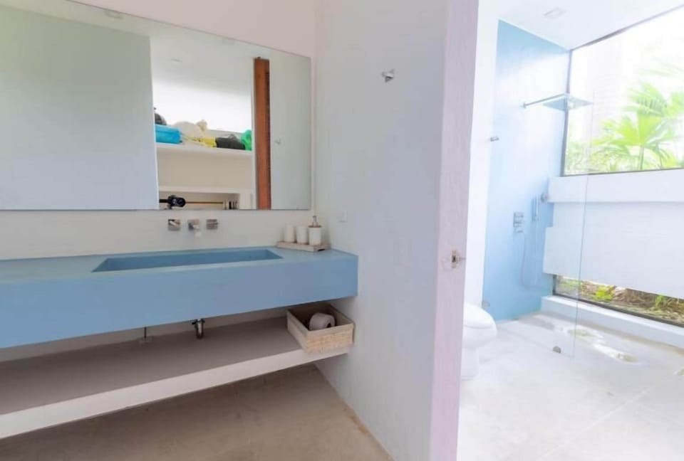 Yeguas V60 by Wynwood House House in Cundinamarca, Colombia