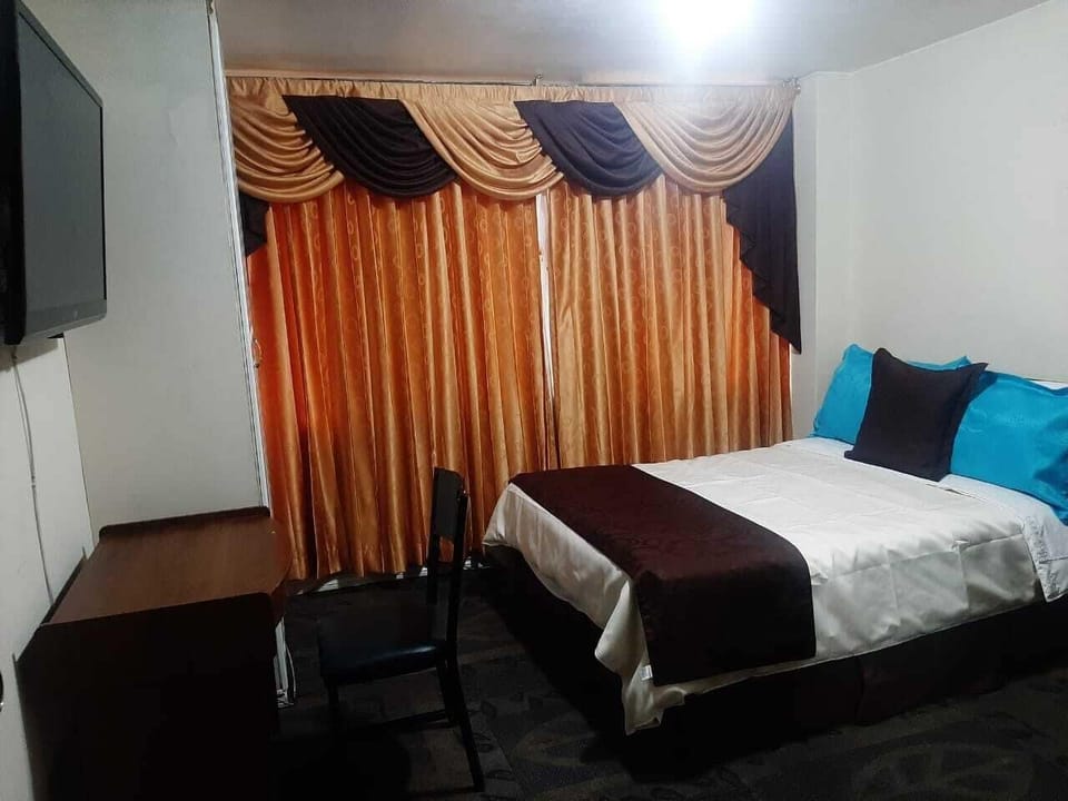 Minibar, desk, soundproofing, WiFi (free)