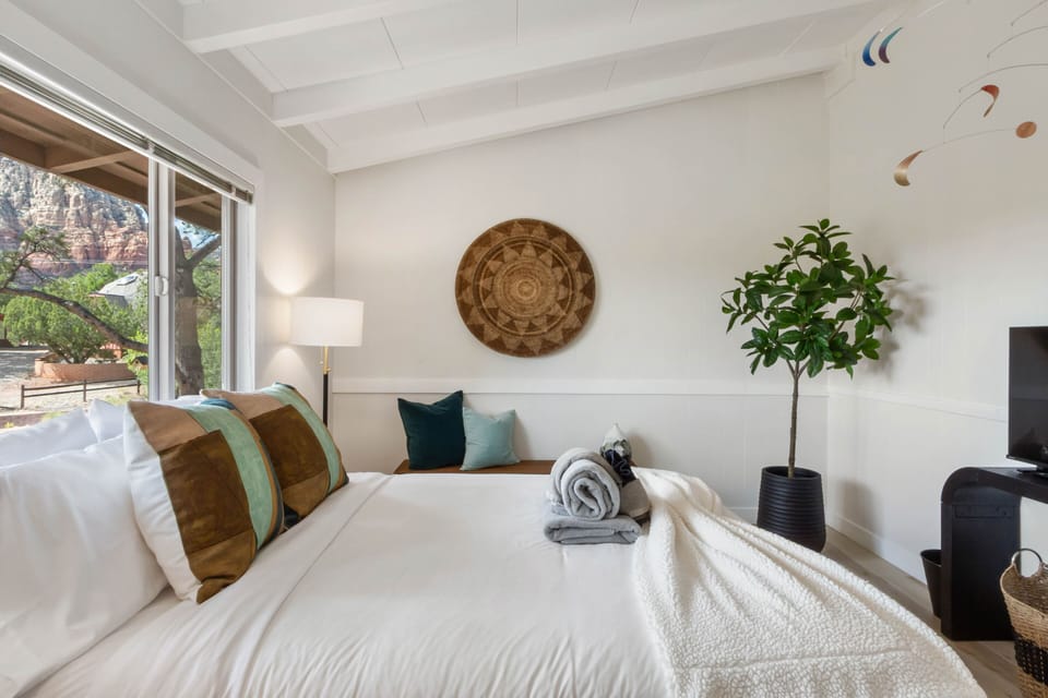 Bedroom two with red rock views, peace and serenity.