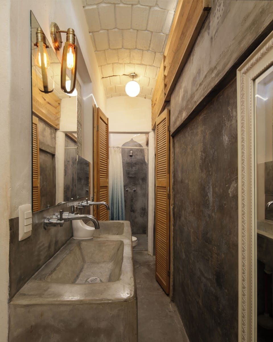 Quadruple Room | Bathroom