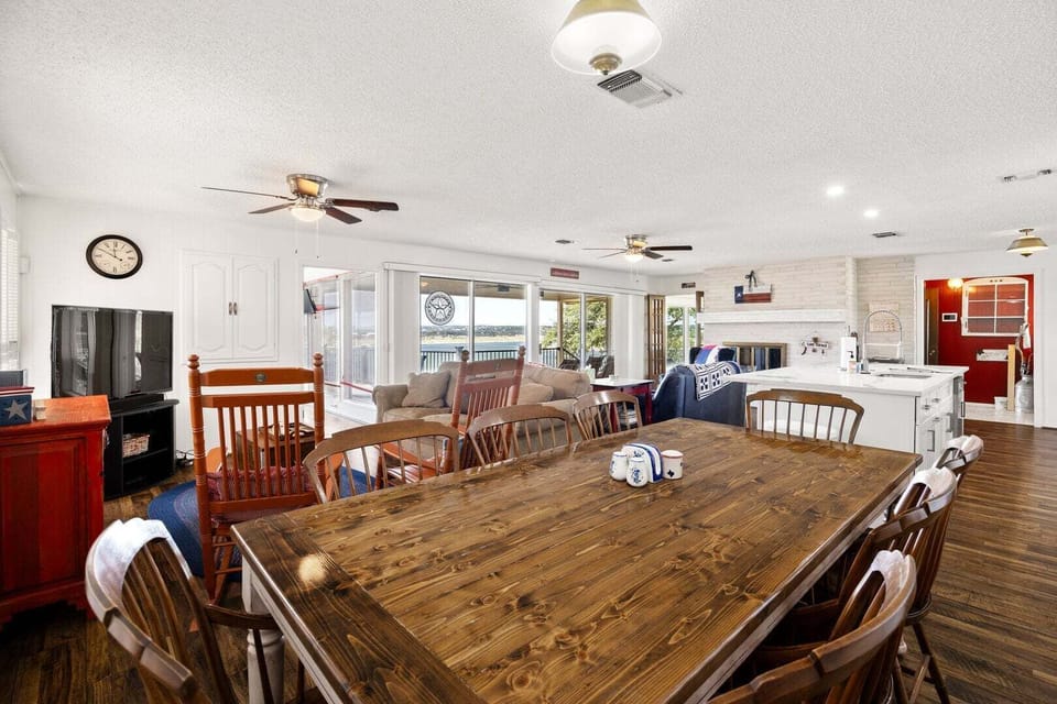 Dining table (6)