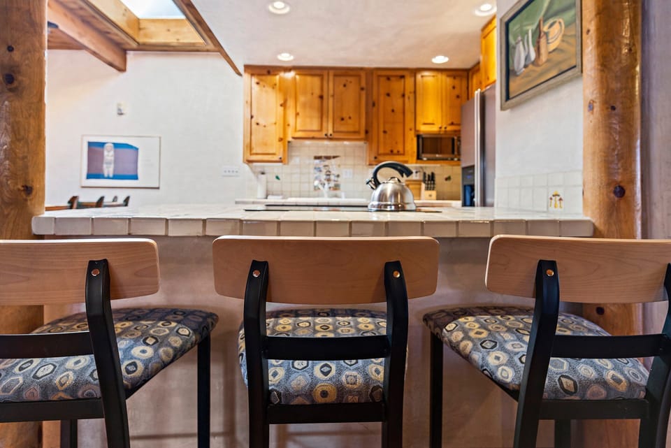 Kitchen Island / Bar Stools